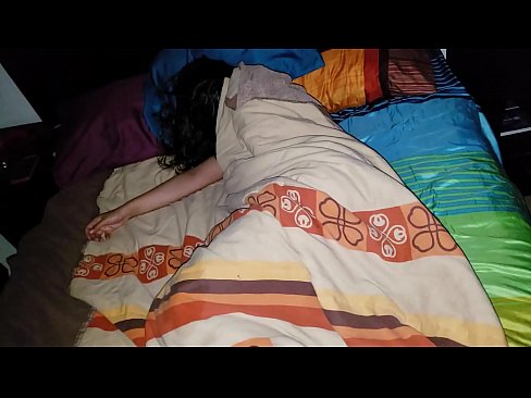 ❤️ Pasierb besztający swoją młodą macochę, gdy ta śpi. ️ Sex video at us ❌️